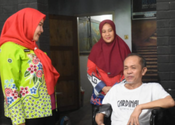 Pemkot Kembali Salurkan Bantuan Kursi Roda dan Alat Bantu Dengar di 20 Titik Bandar Lampung