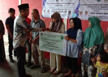 Pembagian BLTDD dan Santunan kematiang angaran terakhir 2025, Desa Sungau Baung