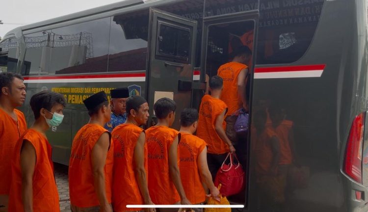 Tata Hunian dan Tingkatkan Pembinaan, Rutan Kelas I Bandar Lampung Mutasi 21 Warga Binaan