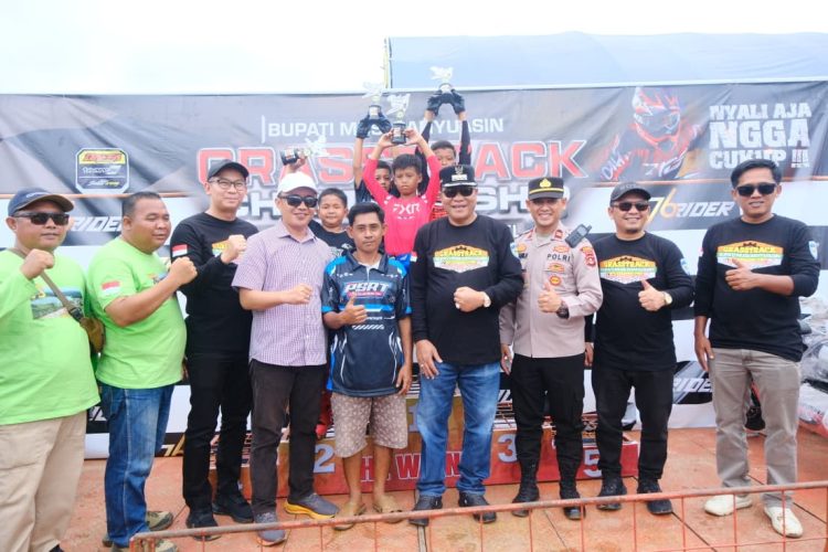 Grasstrack Piala Bupati Muba Ramaikan Telaga Sena, Ratusan Pembalap Adu Nyali di Sungai Lilin