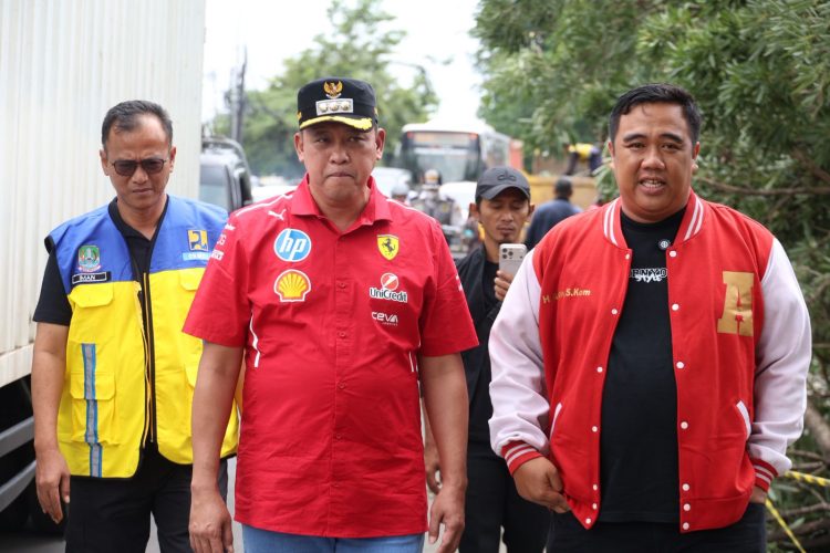 Tindaklanjuti Trotoar Amblas dan Jalan Rusak di Narogong, Walikota Dorong Penanganan Bersama Pemprov Jabar