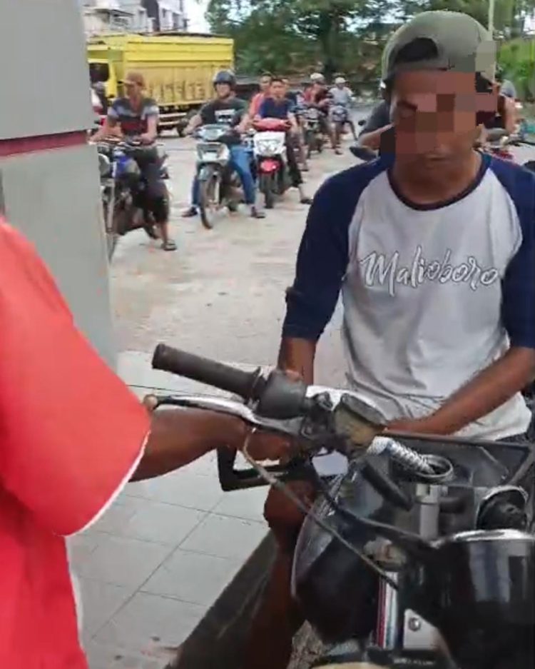 BBM Subsidi Dijarah Terang-Terangan: Dugaan Permainan Kotor Pengepul dan Oknum SPBU Fajarisuk Terbongkar