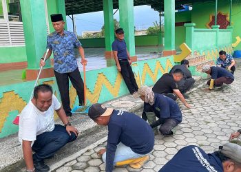 Jelang Ramadhan, Kalapas Narkotika Bandar Lampung Pimpin Langsung Korve Bersihkan Masjid Nurul Huda Way Huwi