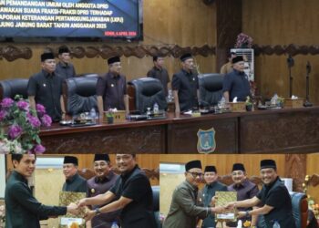 DPRD Tanjabbar Gelar Paripurna LKPJ 2025: Fraksi-Fraksi Soroti Pemerataan Infrastruktur dan Kesejahteraan  ‎