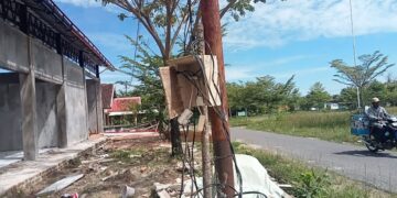 Pembangunan Gedung Koperasi Merah Putih di Blambangan Umpu Tak Berpapan Nama, Diduga Kuat “Curi” Listrik Negara