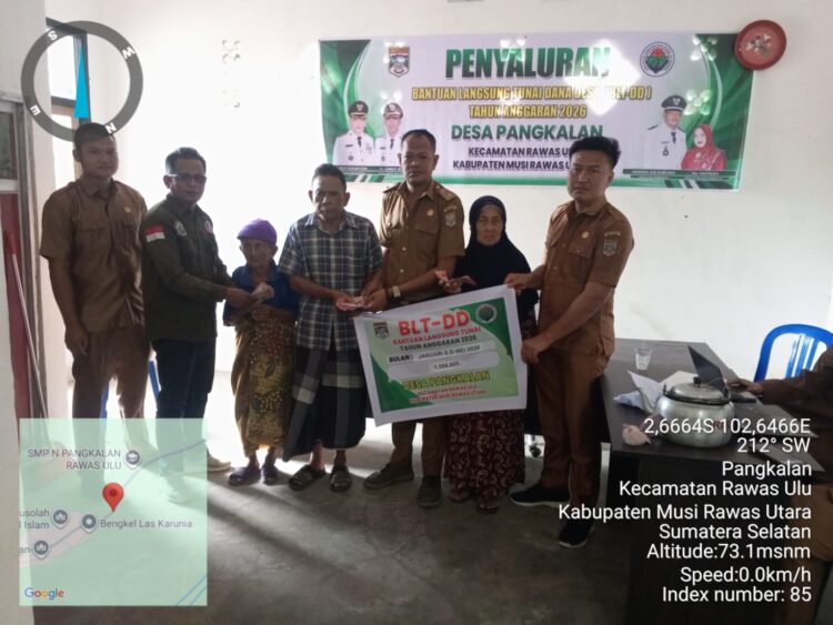 Bantu Masyarakat Kurang Mampu, Pemdes Pangkalan Salurkan BLT-DD ke 12 KPM