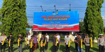 Rangkul Elemen Masyarakat, Polres Way Kanan Gelar Apel Sabuk Kamtibmas dan Bagikan Kentongan