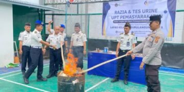 Sambut Hari Bhakti Pemasyarakatan, Lapas Surulangun Rawas Gelar Razia Kamar dan Tes Urine Bersama TNI-Polri