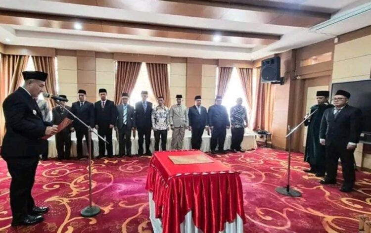Walikota Sungai Penuh Resmi Lantik Y.Z. Oktovianus Jadi Dewas Perumda Tirta Khayangan Periode 2026–2030