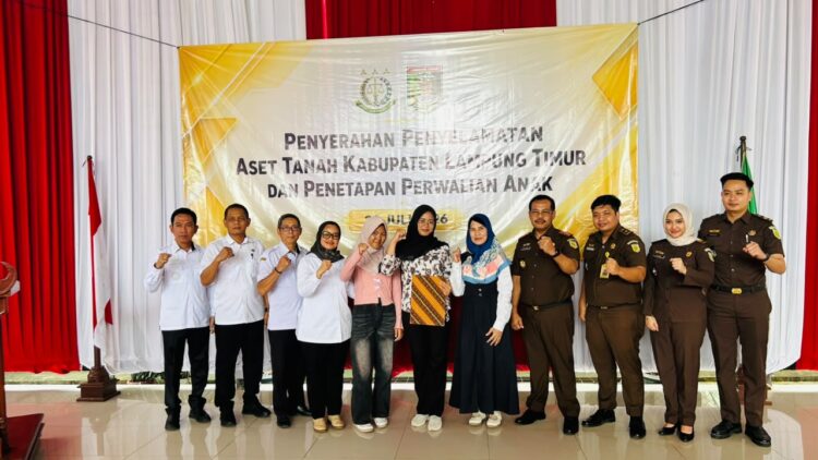 Pemerintah Kabupaten Lampung Timur bersama Kejaksaan Negeri Lampung Timur kembali memperkuat sinergi dalam mewujudkan tata kelola pemerintahan yang baik melalui penyerahan hasil penyelamatan aset milik Pemerintah Daerah Kabupaten Lampung Timur serta penyerahan penetapan perwalian anak